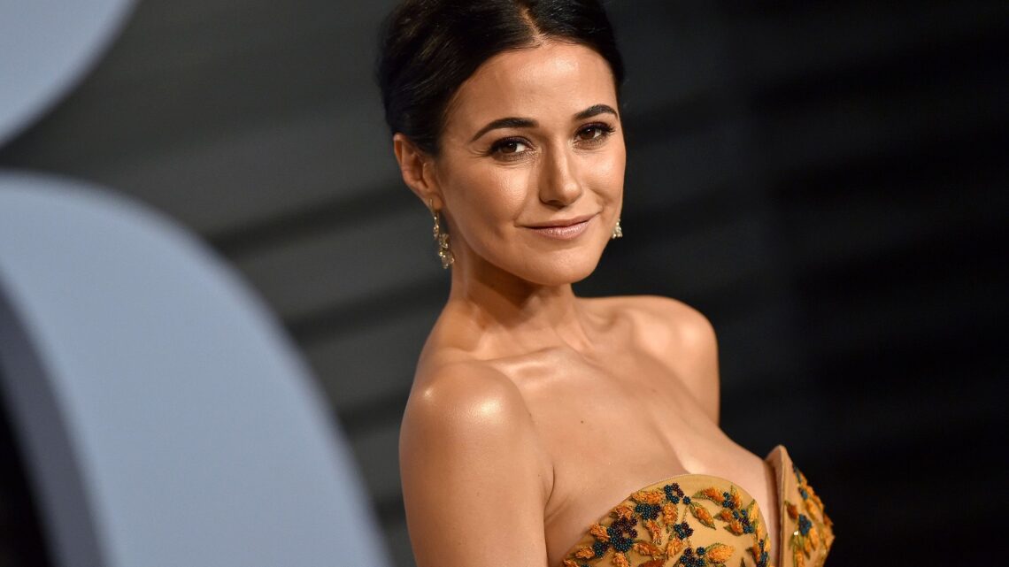 Some Life Facts About Emmanuelle Chriqui