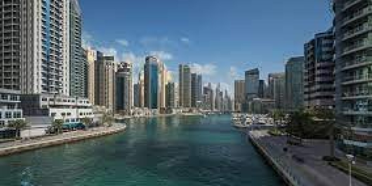 Dubai Marina: A Symphony of Lights