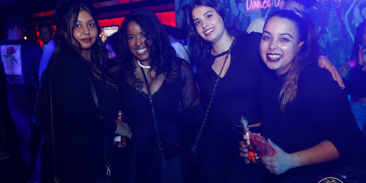 Go Sexy with this Woman's Style Guide to a Nightclub
