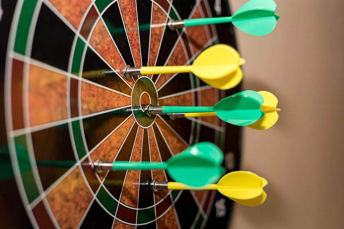 A beginner's guide for choosing the right Dartboard accessories