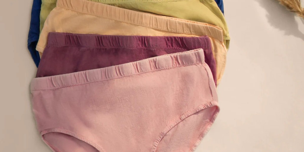 Comfort and Confidence: Exploring Non-Toxic Women's Underwear by Etosha