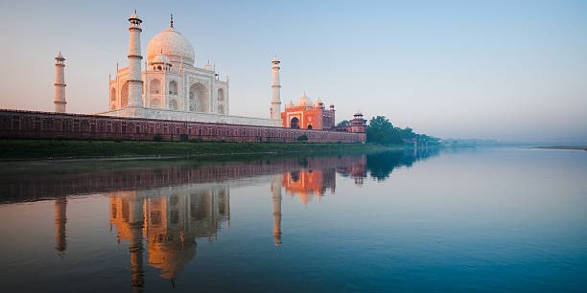 Agra Sightseeing Tour With Drive India By Yogi