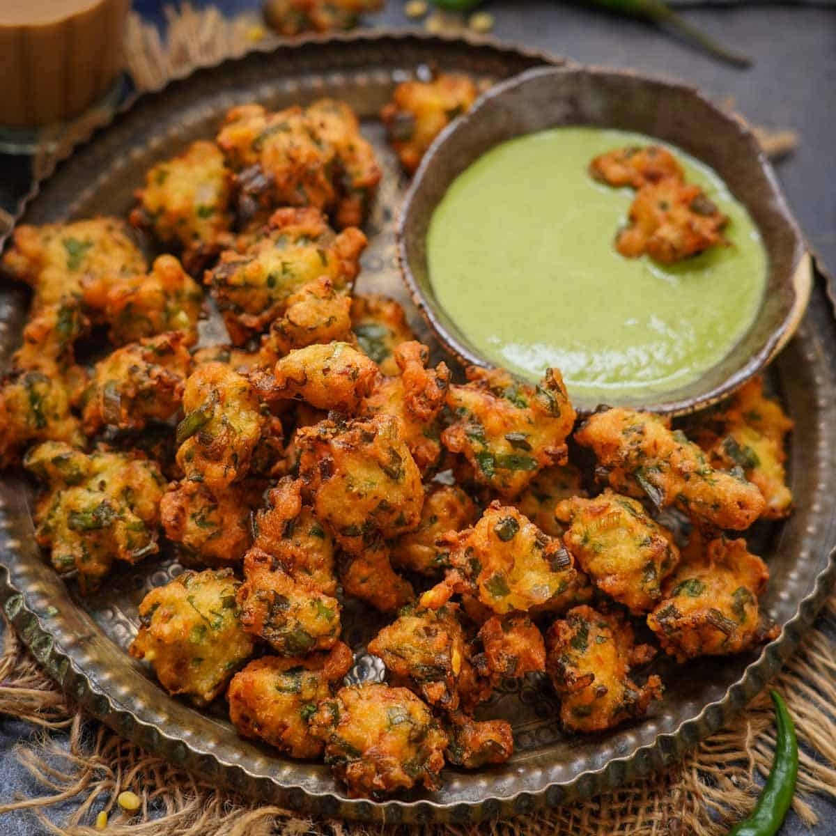 Moong Dal Pakora : घर पर मेहमानों के लिए बनाये ये क्रिस्पी मूंग दाल पकोड़ा ,5 मिनट में बनकर हो जाएगा तैयार - Newsplus21