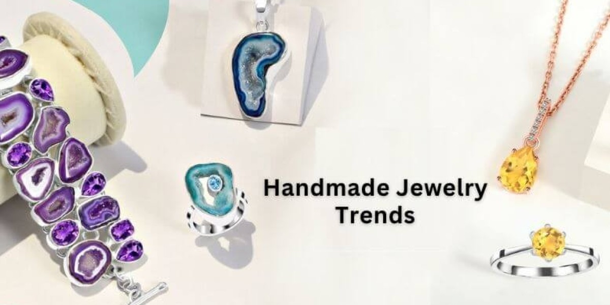 How to Rock the Handmade Jewelry Trend in 2023