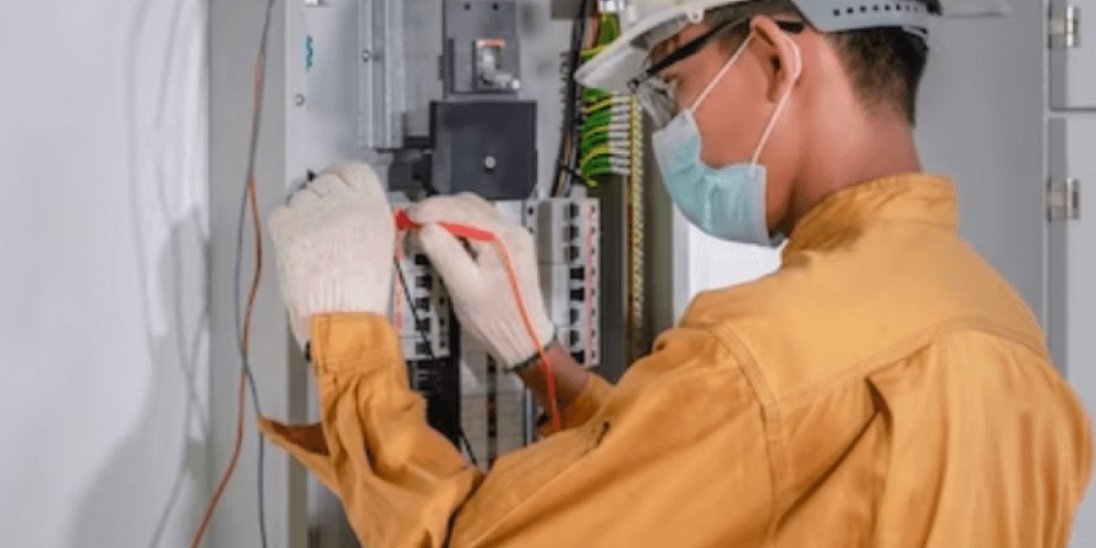 How To Hire The Right Electrical Contractor in Singapore