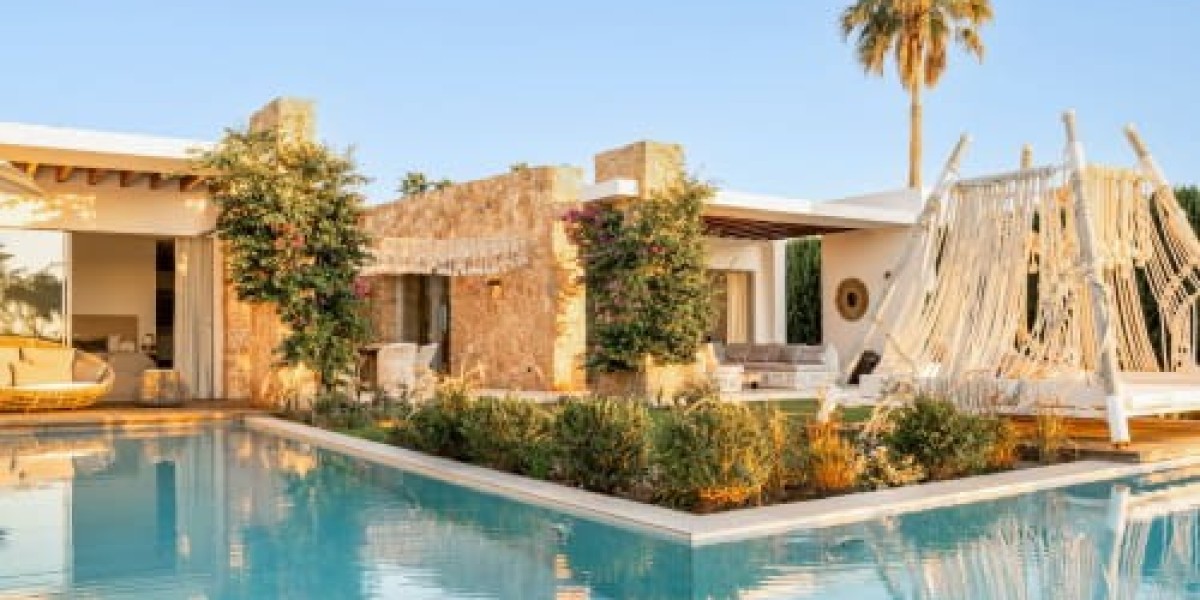 Experience the Height of Luxury: Luxury Villas in Ibiza Await