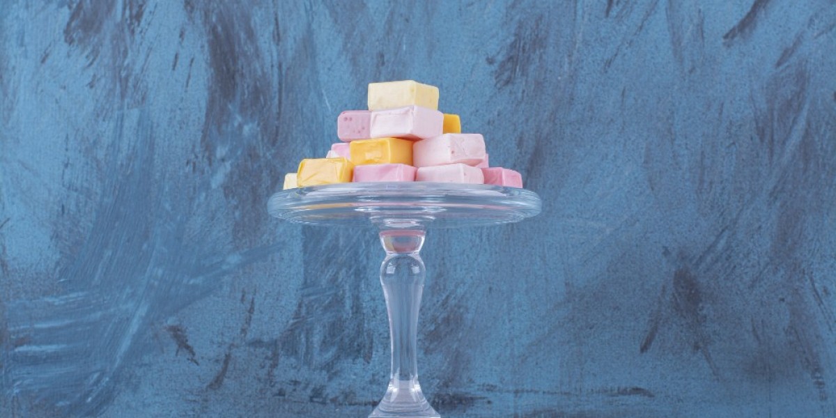 Elevate Your Desserts with an Acrylic Cake Stand