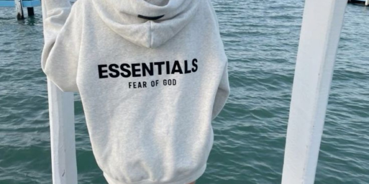 Women's Essentials Hoodie A Must-Have for Every Wardrobe