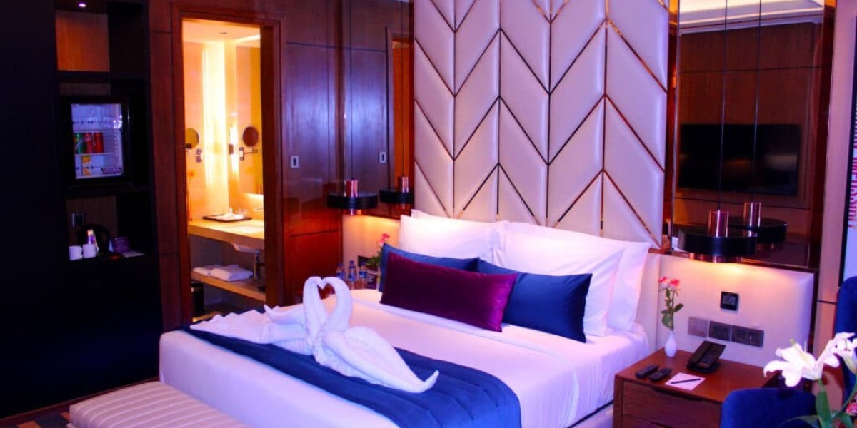 Luxurious Rooms in Thane - Experience Unmatched Comfort at Planet Hollywood Thane