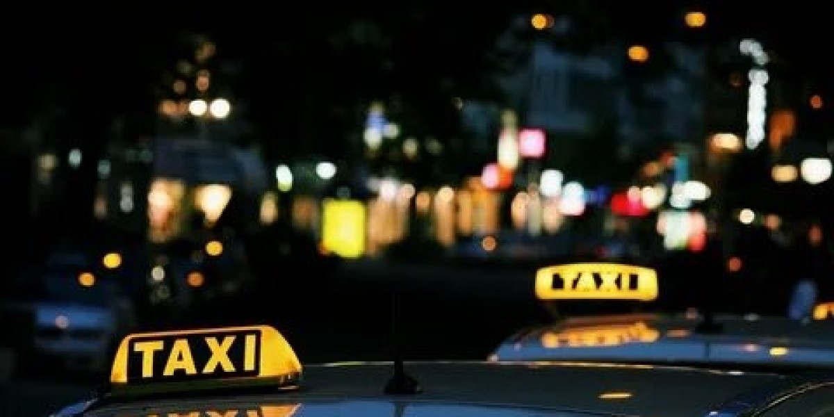 Navigating Airports and Minicabs: A Journey with Hersham Taxis