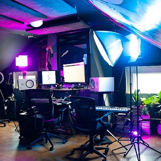 Green Screen Magic: Experience Sydney's Best at Pow Wow Studios