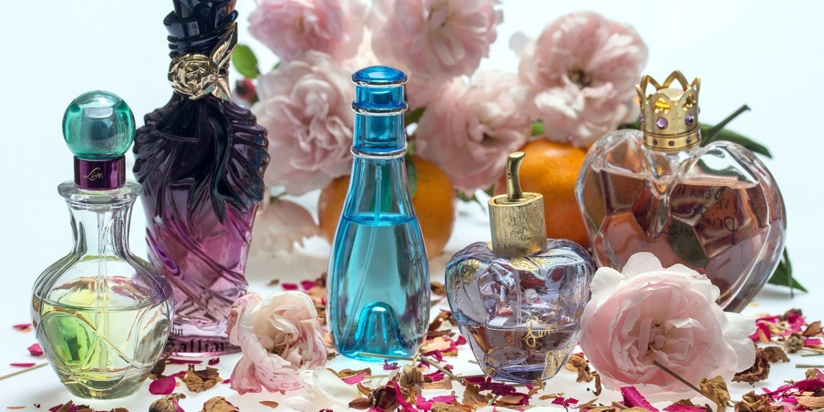 Why Is It So Important to Use a Branded Perfume?