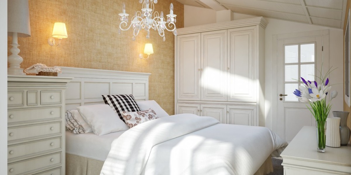 Queen Canopy Beds: Transforming Bedrooms into Royal Retreats