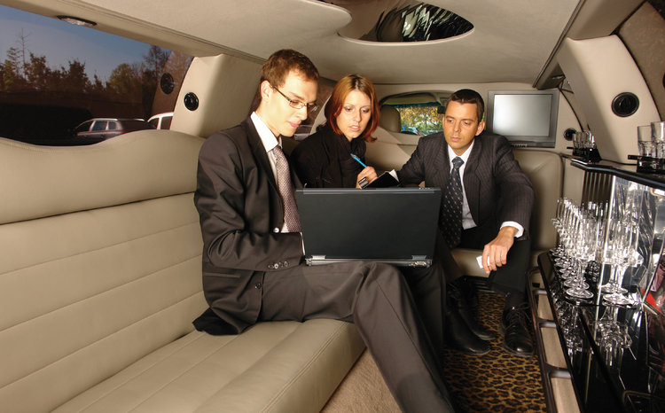 Maximizing Productivity: How Corporate Limousine Service Can Enhance Business Travel