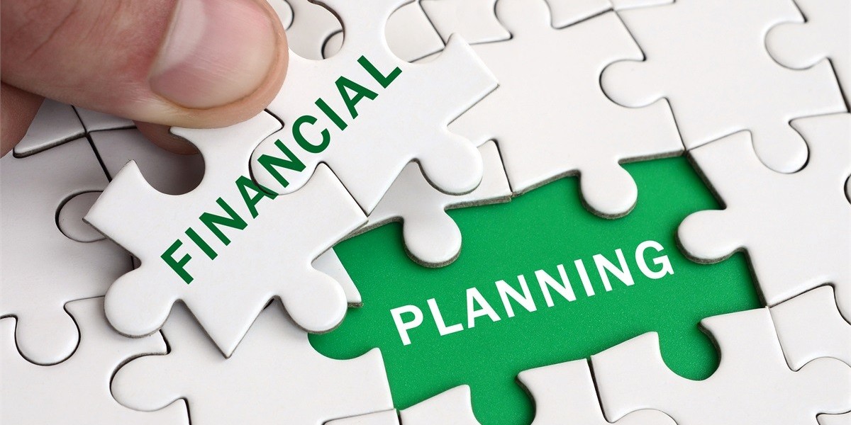 Unlocking the Benefits of a College Financial Planner for Students