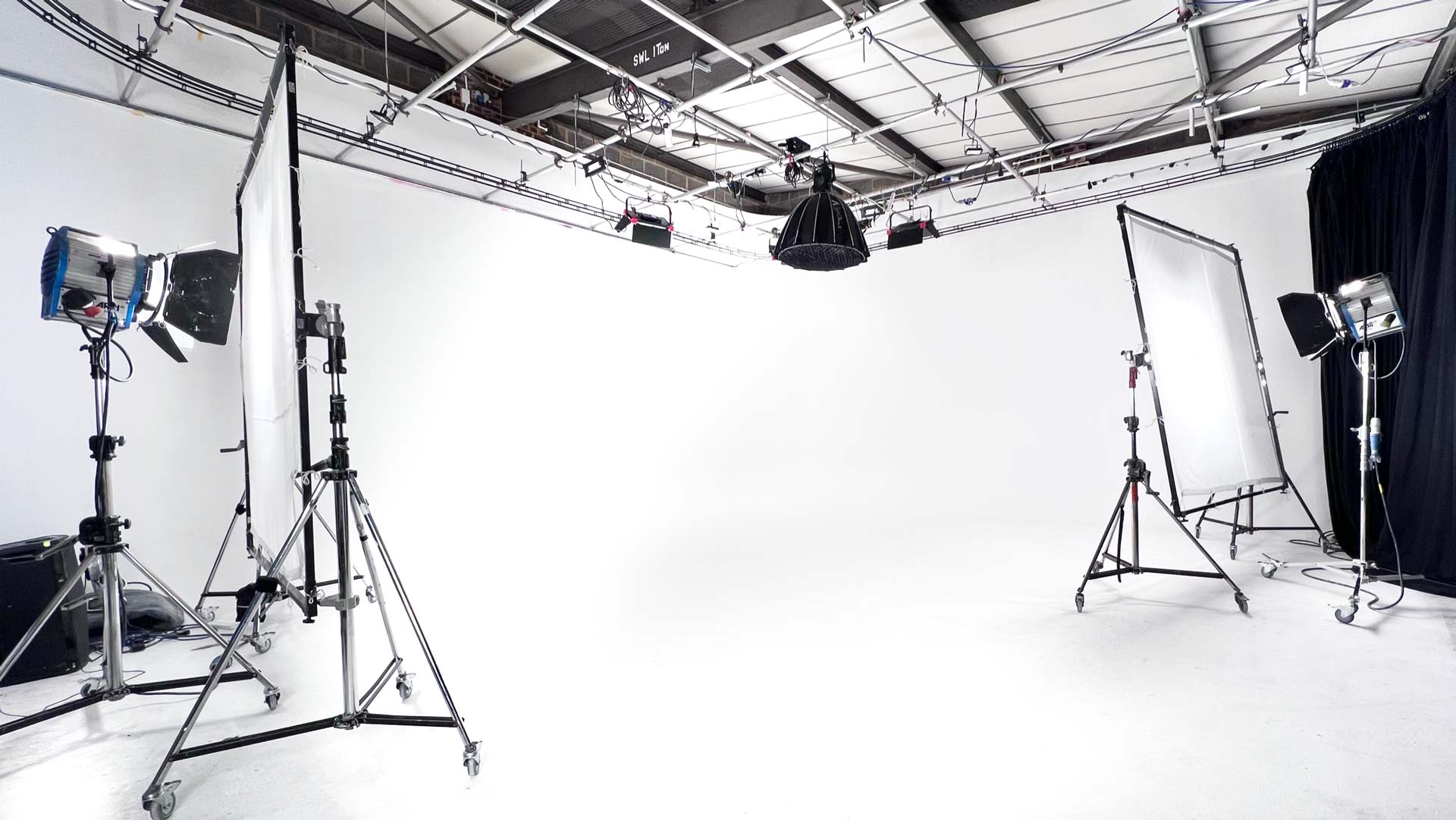 Hire Cheap Photo Studio London | Cheap Film Studio In London