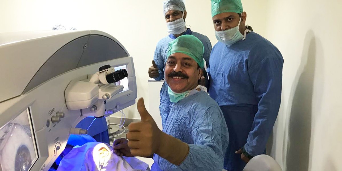 Smile Eye Surgery in Delhi to Unlock the World of Clear Vision