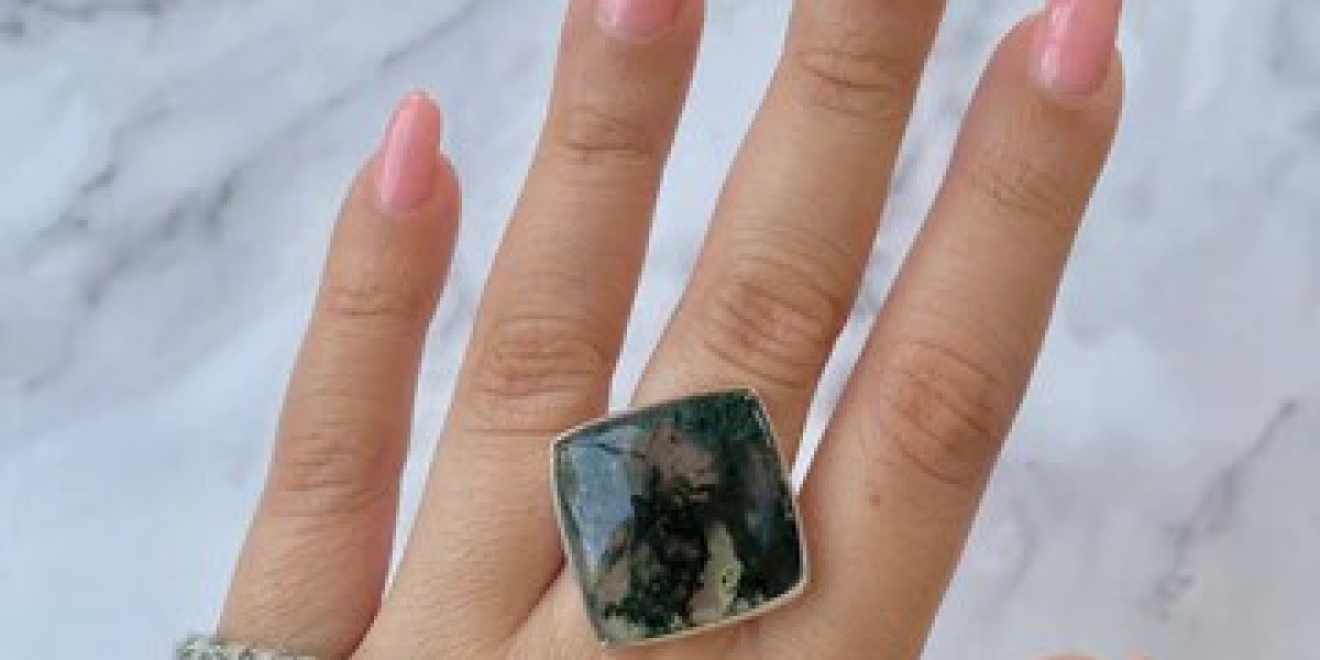 Exploring the Alluring World of Statement Moss Agate Ring