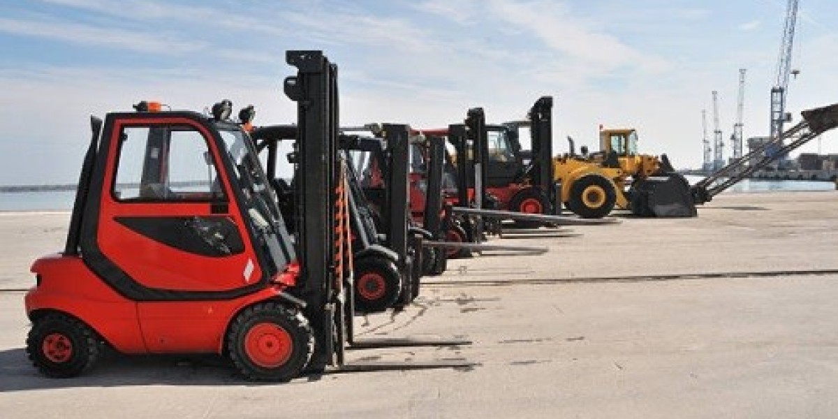A Complete Guide to Choosing the Best Forklift Rental Service