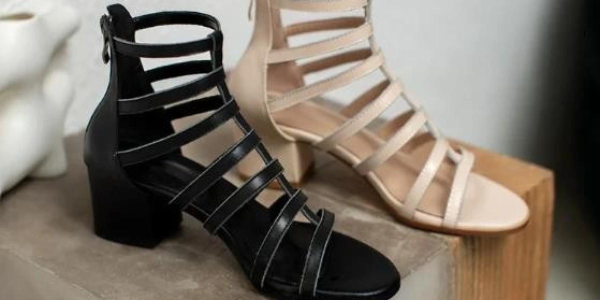 Petite Sandals for Women at Petite Fashion Shoes