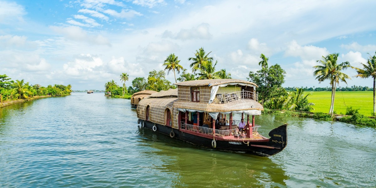 Top Places to Visit in Alappuzha: A Perfect Addition to Kerala Tour Packages from Ahmedabad