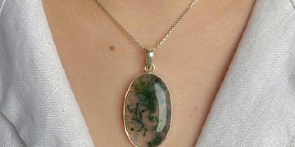 Understanding the Power and Symbolism of Moss Agate Jewelry