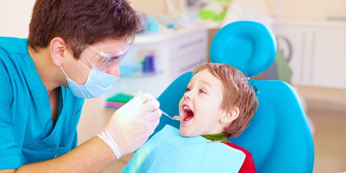 أفضل أخصائيي طب أسنان الأطفال في دبي