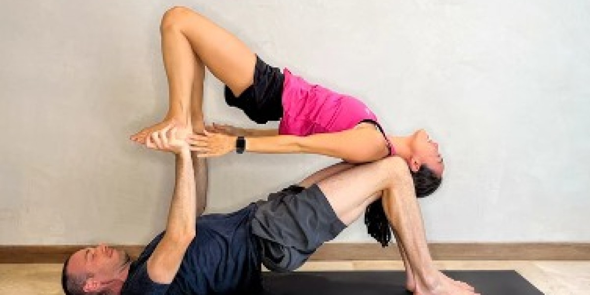 5 Fun and Simple Yoga Poses for Couples