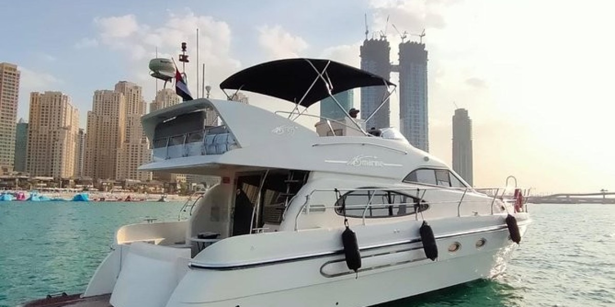 Explore Extravagance: Luxury Yacht Rentals in Dubai