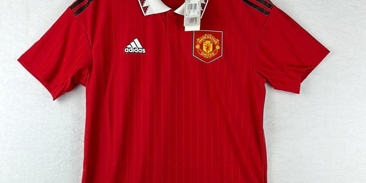 Manchester United Football Shirts: A Collector’s Guide