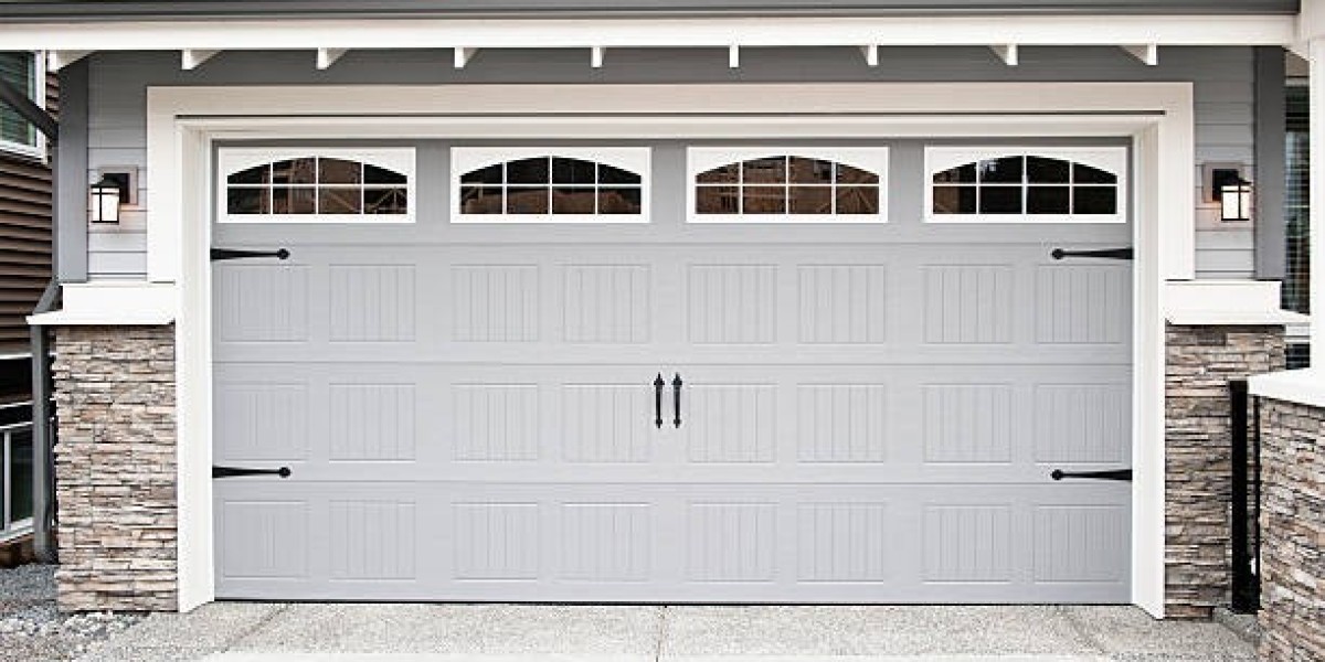 Best Residential Garage Doors in UAE | Doorway Doors