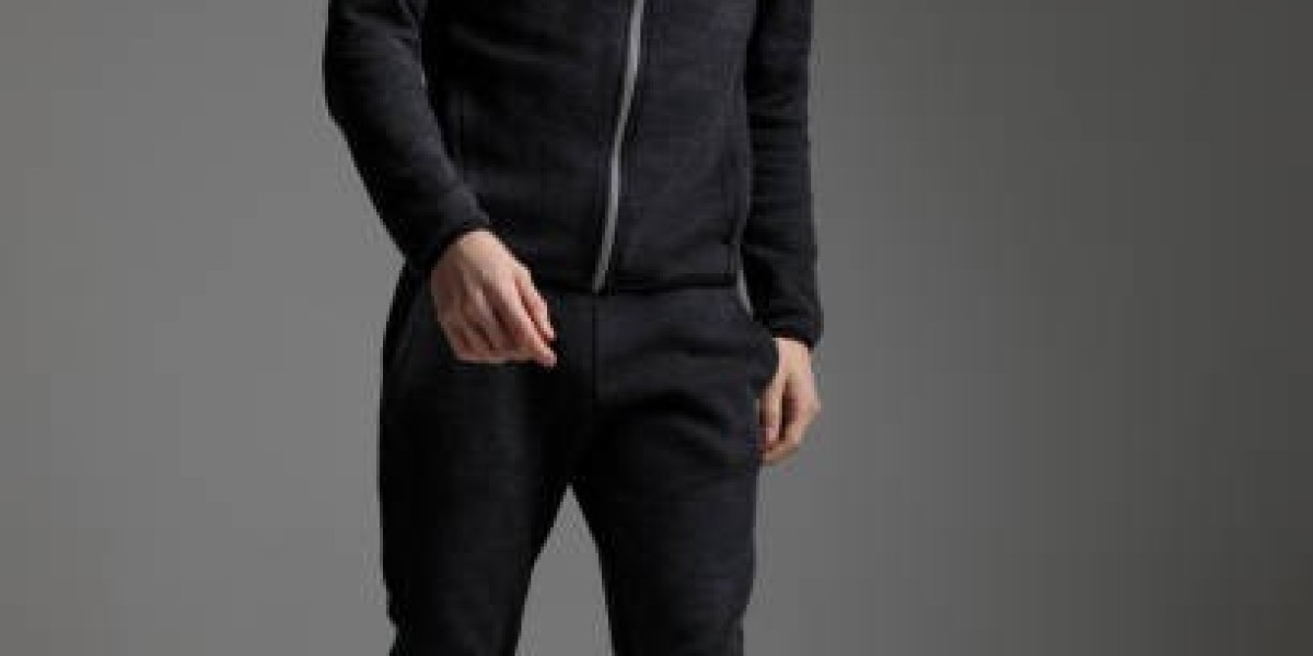 Which Winter Tracksuits for Men Are Trending in 2024?